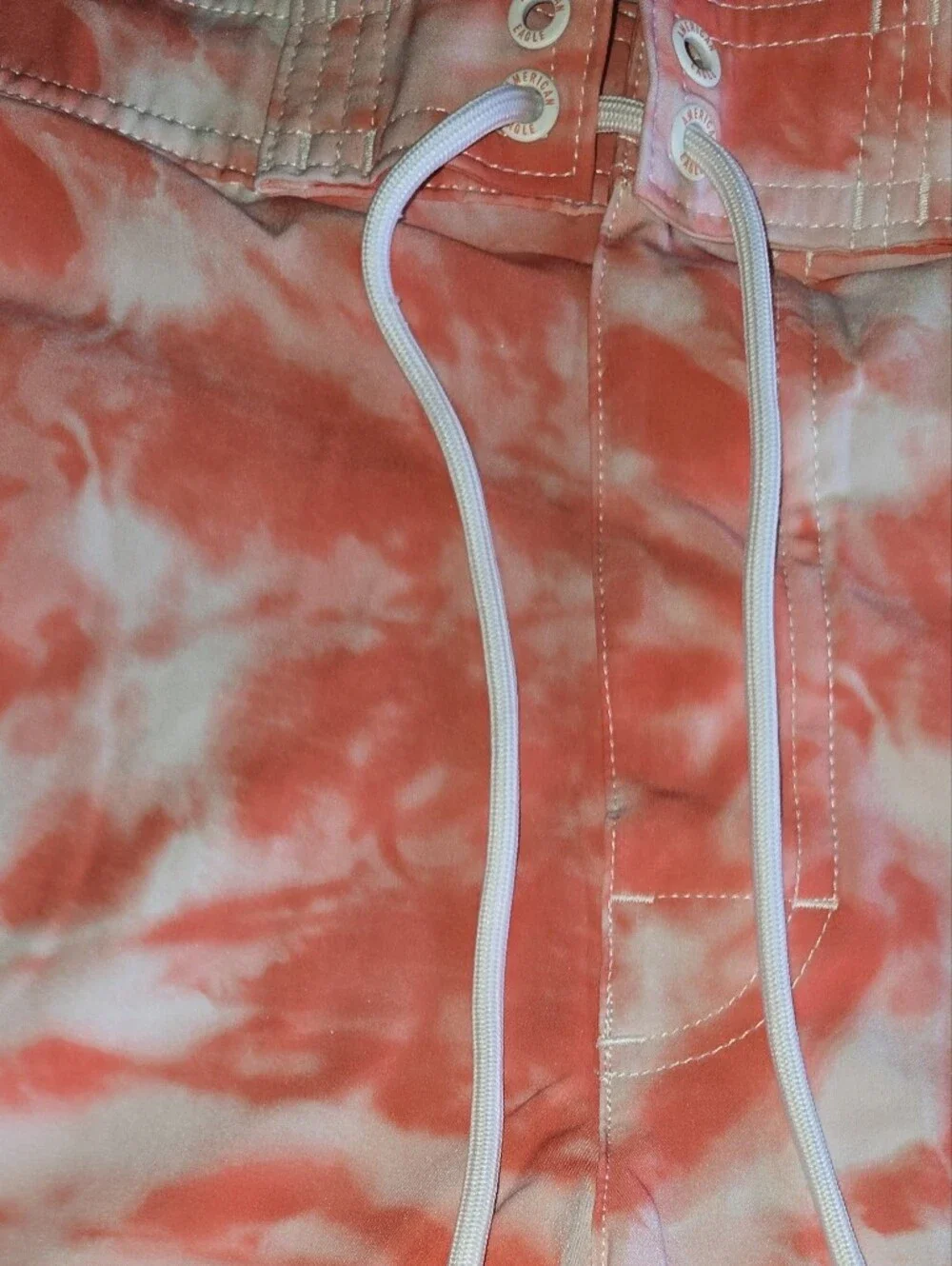American Eagle Men's Coral & White Tie-Dye Swim Trunks Shorts - Size Large